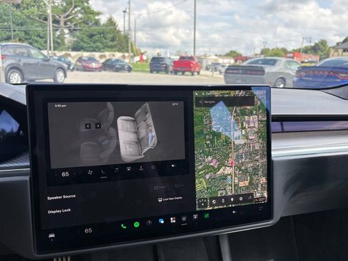 Used 2022 Tesla Model S Plaid AWD/4WD image 34