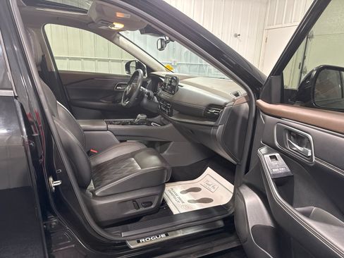 Used 2021 Nissan Rogue Platinum AWD/4WD image 10