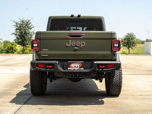 Used 2023 Jeep Gladiator Rubicon w/ LED Lighting Group AWD/4WD image 3