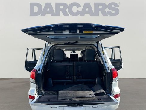 Used 2015 Lexus LX 570 4WD w/ Luxury Package image 31