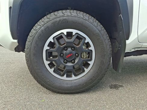 Certified 2024 Toyota Tacoma TRD Off-Road w/ TRD Off Road Upgrade Package AWD/4WD image 9