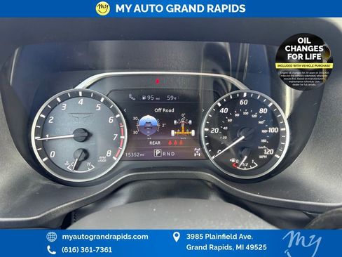 Used 2024 Nissan Titan SV w/ SV Convenience Package image 19