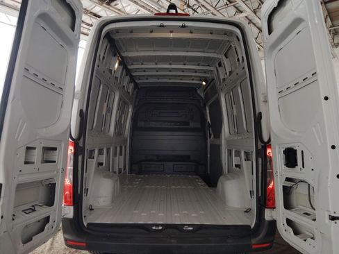 Used 2023 Mercedes-Benz Sprinter 2500 image 15