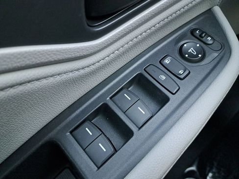 Used 2018 Honda Odyssey Touring image 25