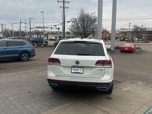 Used 2023 Volkswagen Atlas SE w/ Panoramic Sunroof Package image 13