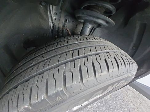 Used 2024 Toyota RAV4 XLE FWD image 25