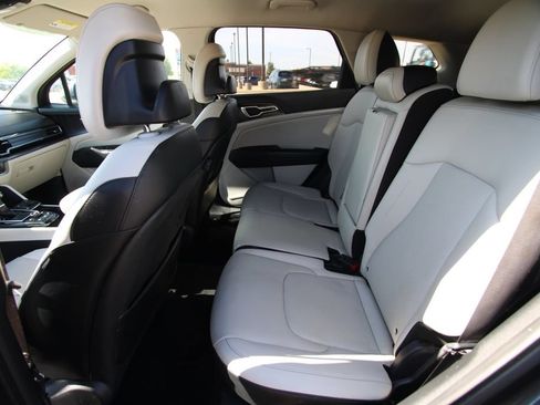 Used 2023 Kia Sportage EX FWD image 7