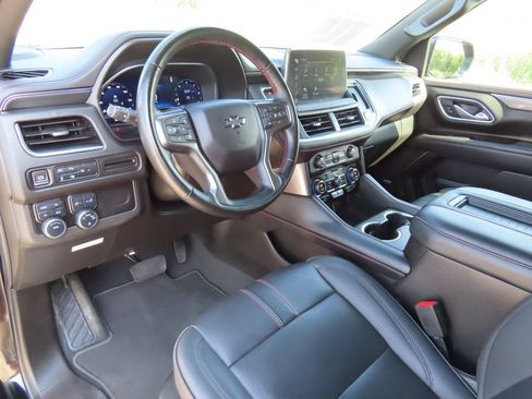 Certified 2024 Chevrolet Suburban RST w/ Luxury Package AWD/4WD image 25