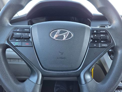 Used 2017 Hyundai Sonata SE image 16