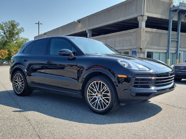 Used 2022 Porsche Cayenne Platinum Edition AWD/4WD image 3
