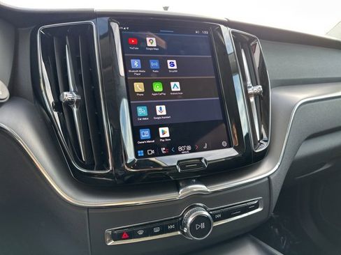 Certified 2025 Volvo XC60 B5 Core image 25