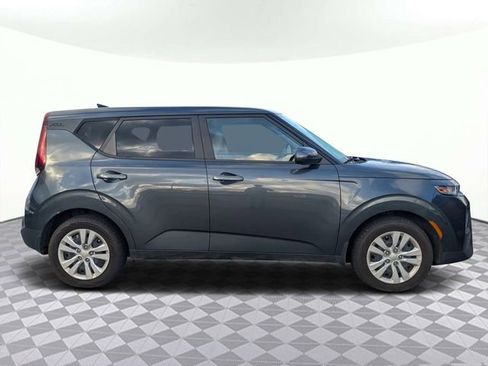 Used 2021 Kia Soul LX FWD image 2