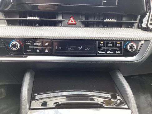Certified 2025 Kia Sportage LX AWD/4WD image 24