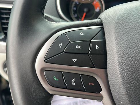 Used 2019 Jeep Cherokee Limited AWD/4WD image 33