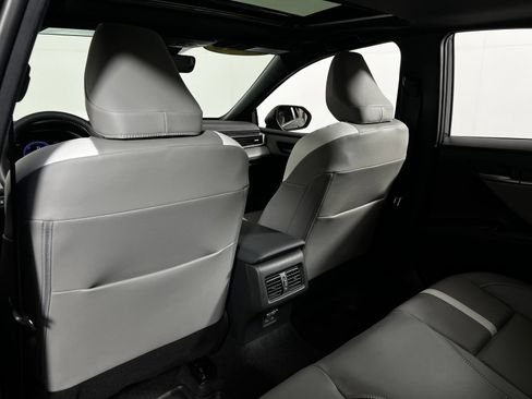 Used 2026 Toyota Camry SE w/ Multimedia Upgrade Package FWD image 22