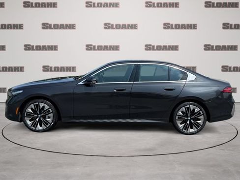 Used 2026 BMW 530i xDrive w/ Premium Package AWD/4WD image 2