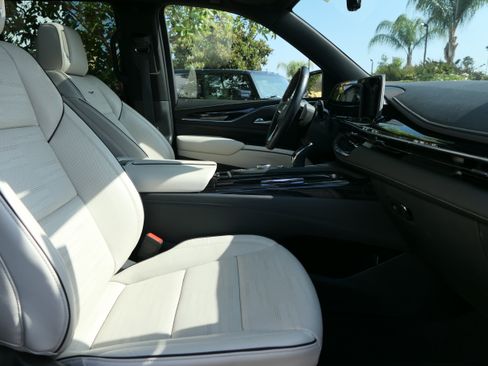Certified 2023 Cadillac Escalade Sport AWD/4WD image 28