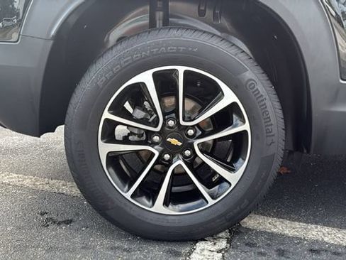 Used 2025 Chevrolet TrailBlazer LT AWD/4WD image 9