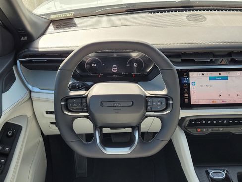 New 2026 Jeep Cherokee Limited image 9