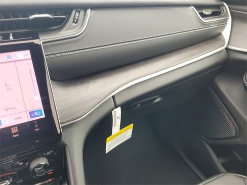 New 2025 Jeep Grand Cherokee Limited image 26