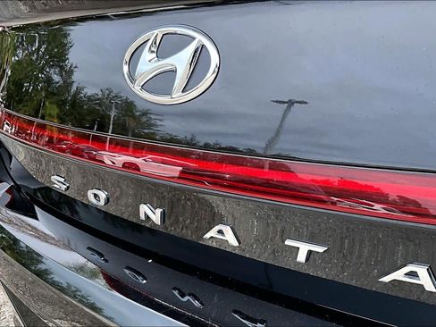Used 2022 Hyundai Sonata Limited w/ Cargo Package image 10
