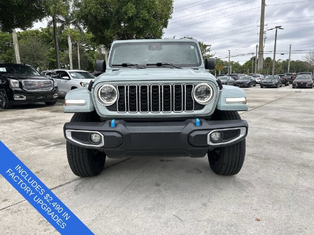 Used 2024 Jeep Wrangler Unlimited Sahara AWD/4WD image 19