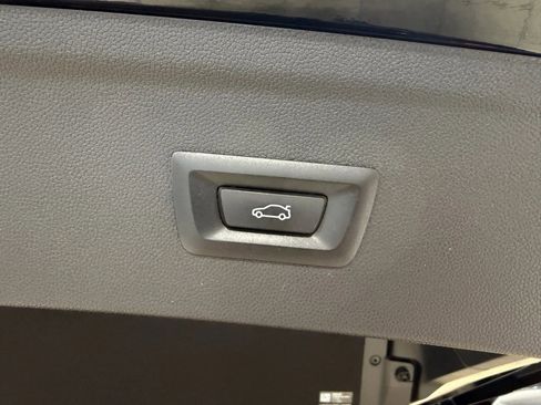 Used 2023 BMW iX M60 w/ Executive Package image 40