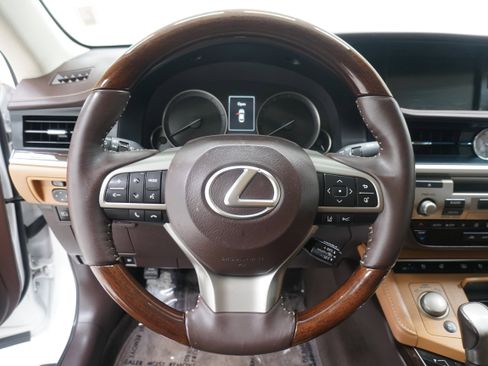 Used 2018 Lexus ES 350 w/ Luxury Package w/Wood Trim FWD image 17