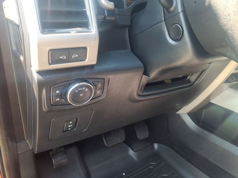Used 2017 Ford F150 Lariat w/ Equipment Group 502A Luxury AWD/4WD image 12