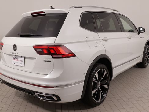 Used 2024 Volkswagen Tiguan SEL R-Line AWD/4WD image 12