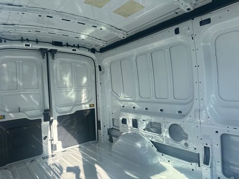 New 2026 Ford Transit 250 148 Medium Roof Extended AWD image 23