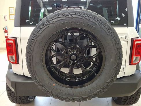 Used 2025 Ford Bronco 4-Door AWD/4WD image 28