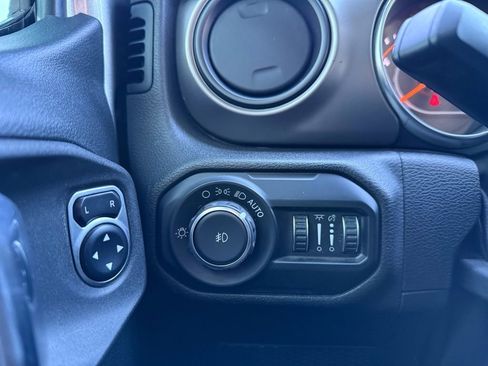 Used 2019 Jeep Wrangler Unlimited Sport S image 13