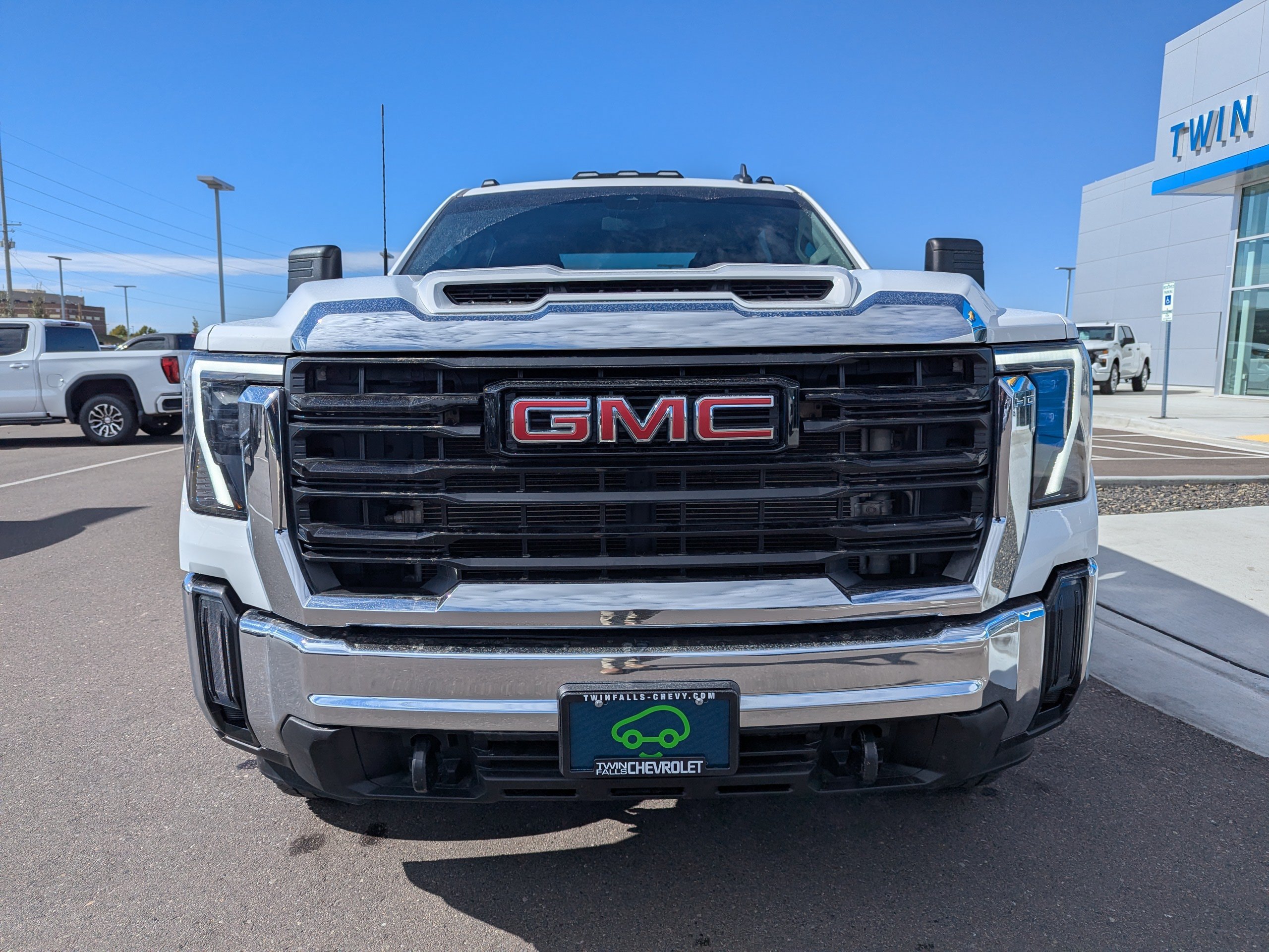 Certified 2024 GMC Sierra 3500 Pro AWD/4WD image 4