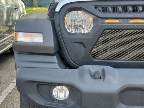 Used 2022 Jeep Wrangler Unlimited Sport AWD/4WD image 6