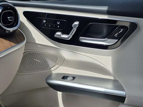 Used 2024 Mercedes-Benz C 300 Sedan image 18