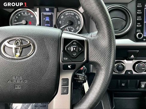 Certified 2022 Toyota Tacoma SR5 AWD/4WD image 25