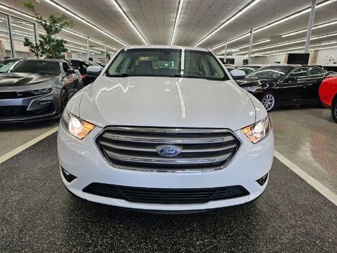 Used 2017 Ford Taurus SEL image 2