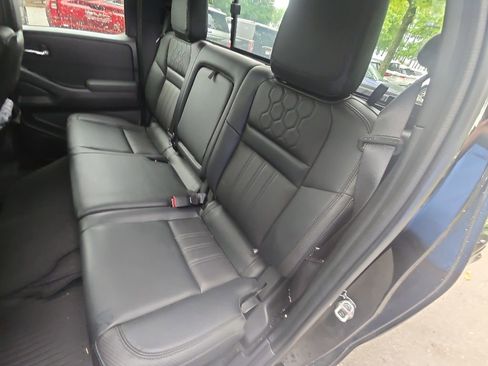Used 2022 Nissan Frontier PRO-4X w/ Pro-4X Premium Package AWD/4WD image 15