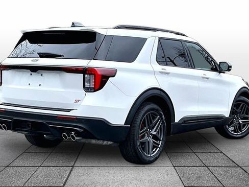 Used 2025 Ford Explorer ST w/ Sun And Sound Package image 6