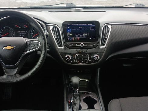 Used 2022 Chevrolet Malibu LT image 4