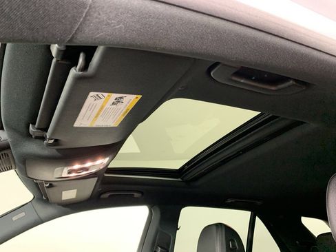 Used 2022 Mercedes-Benz GLE 350 4MATIC w/ Premium Package image 13