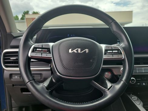 Used 2024 Kia Telluride S FWD image 22