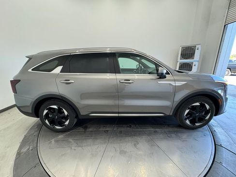 Used 2025 Kia Sorento SX Prestige image 14