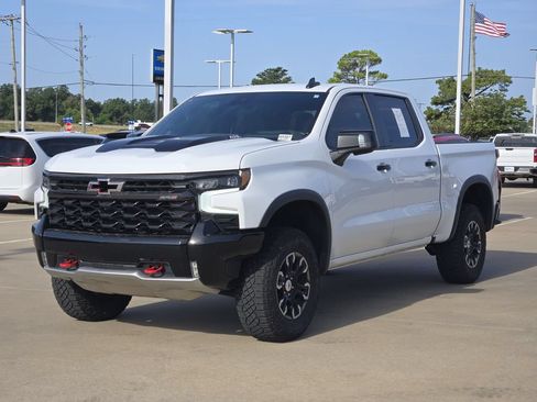Used 2024 Chevrolet Silverado 1500 ZR2 w/ Technology Package AWD/4WD image 3
