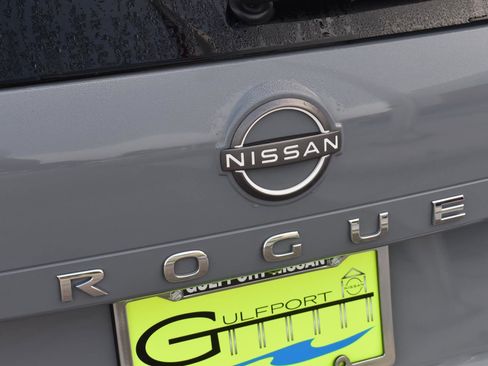 Used 2023 Nissan Rogue SL w/ SL Premium Package FWD image 8