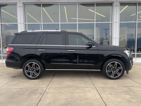 Used 2021 Ford Expedition Limited image 2