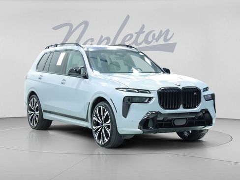 Used 2024 BMW X7 M60i w/ Executive Package AWD/4WD image 3