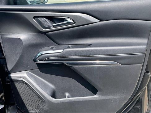 Used 2024 Chevrolet Traverse LT FWD image 28