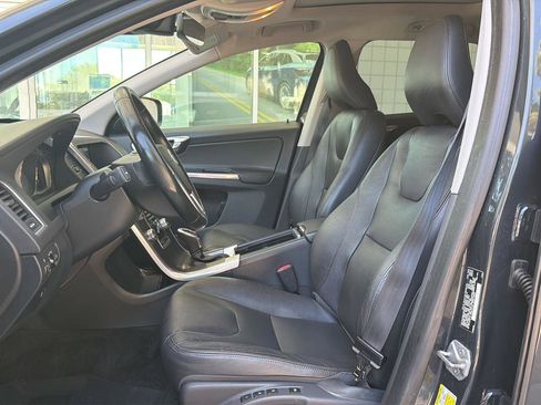 Used 2016 Volvo XC60 T5 Premier w/ Proximity Package image 15
